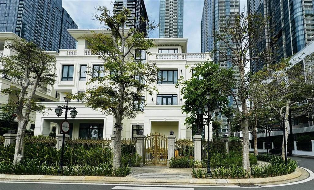 Siêu phẩm biệt thự the victoria vinhomes golden river. dt 225m². hầm + 3 tầng  giá 295 tỷ