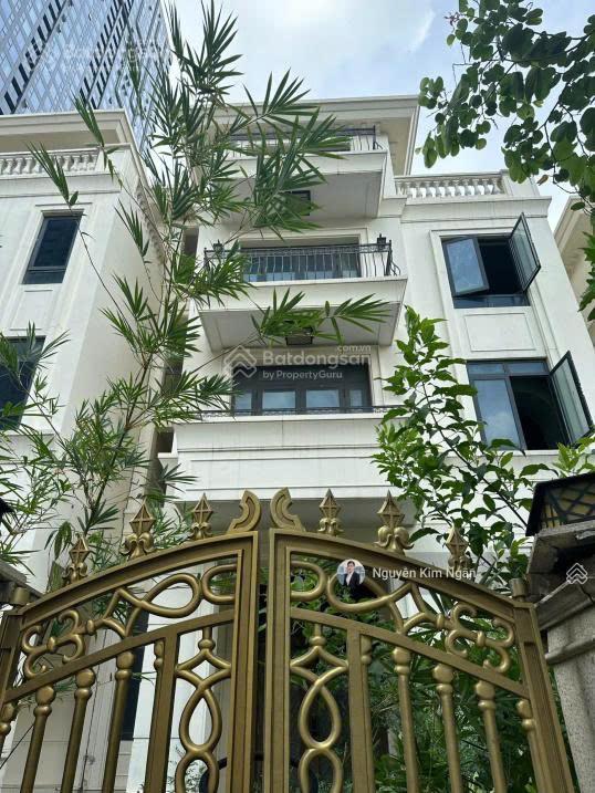 Siêu phẩm biệt thự the victoria vinhomes golden river. dt 225m². hầm + 3 tầng  giá 295 tỷ