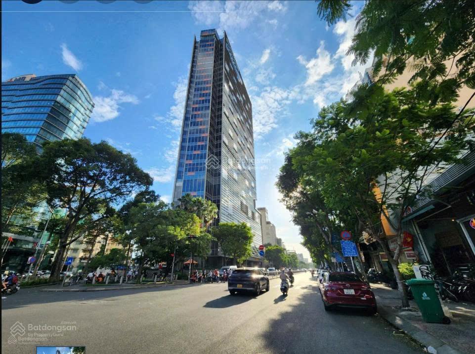 Đất vị trí kim cương quận 1. mặt tiền nguyễn cư trinh, dt 28x30m, 660m²  giá 660 tỷ
