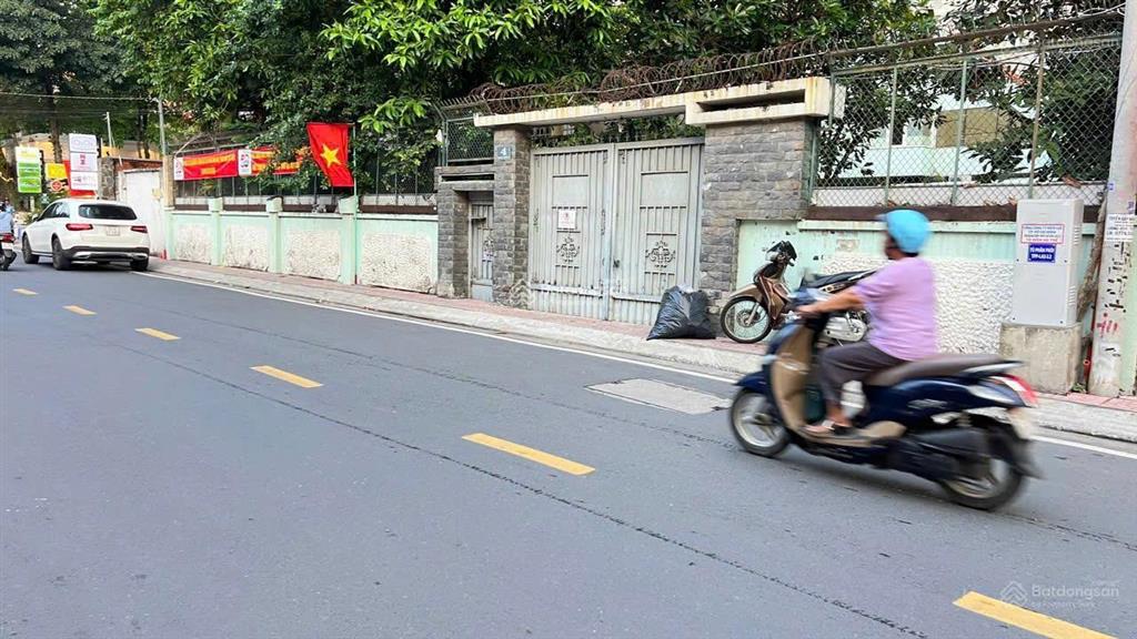 Bán quỹ đất mặt tiền trần ngọc diện, thảo điền .quận 2 dt 26x72m, 1.400m²  giá 550 tỷ