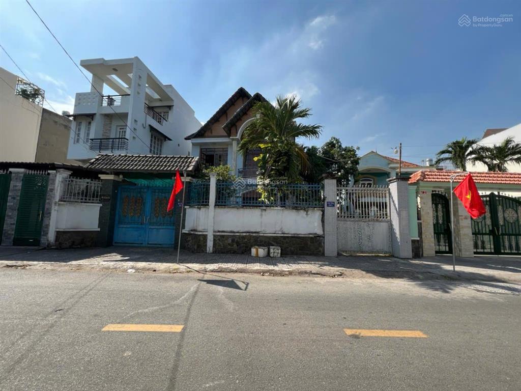 Bán nhà mặt tiền đường 14, phước bình, tp. thủ đức (quận 9) 14x40m2 (570m2) 3 tầng giá 33 tỷ