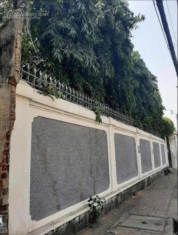 Bán nhà mặt tiền võ văn ngân. tp thủ đức, dt 24 x 42m, quỹ đất 1000m², biệt thự 3 tầng giá 160 tỷ