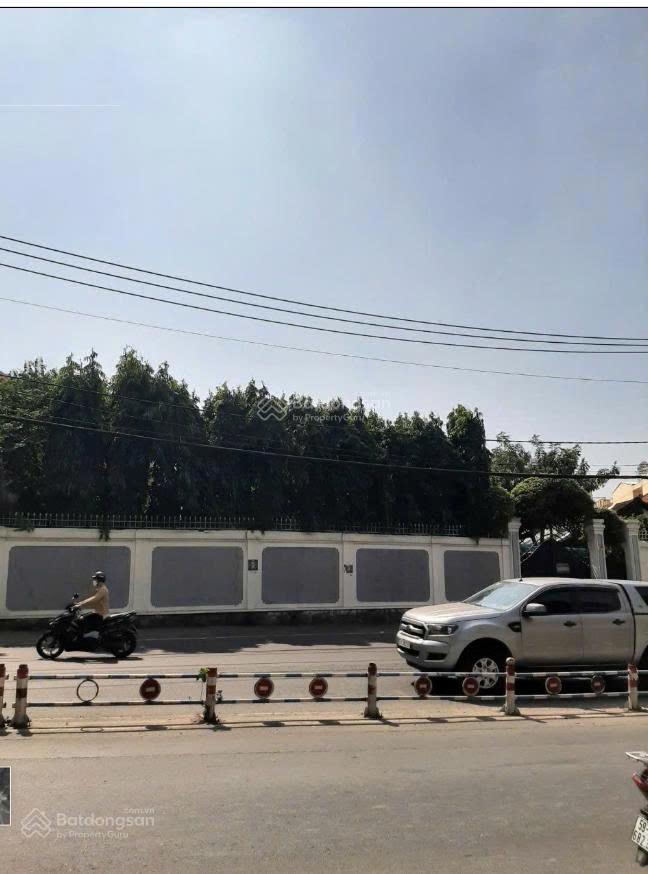 Bán nhà mặt tiền võ văn ngân. tp thủ đức, dt 24 x 42m, quỹ đất 1000m², biệt thự 3 tầng giá 160 tỷ