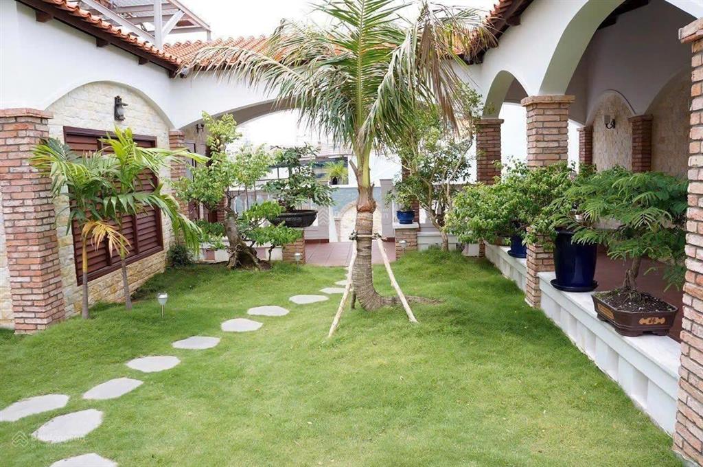 Bán nhà biệt thự mt thạch thị thanh quận 1  10x23m  4 tầng + hồ bơi, sân vườn  giá 124 tỷ