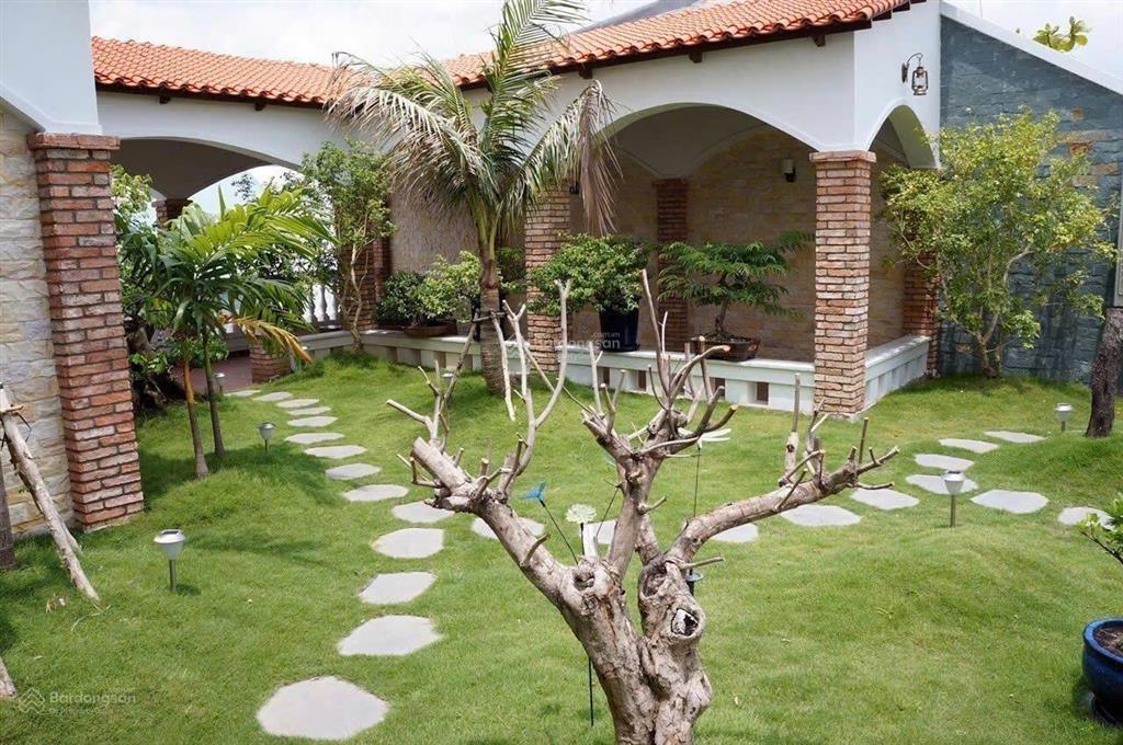 Bán nhà biệt thự mt thạch thị thanh quận 1  10x23m  4 tầng + hồ bơi, sân vườn  giá 124 tỷ