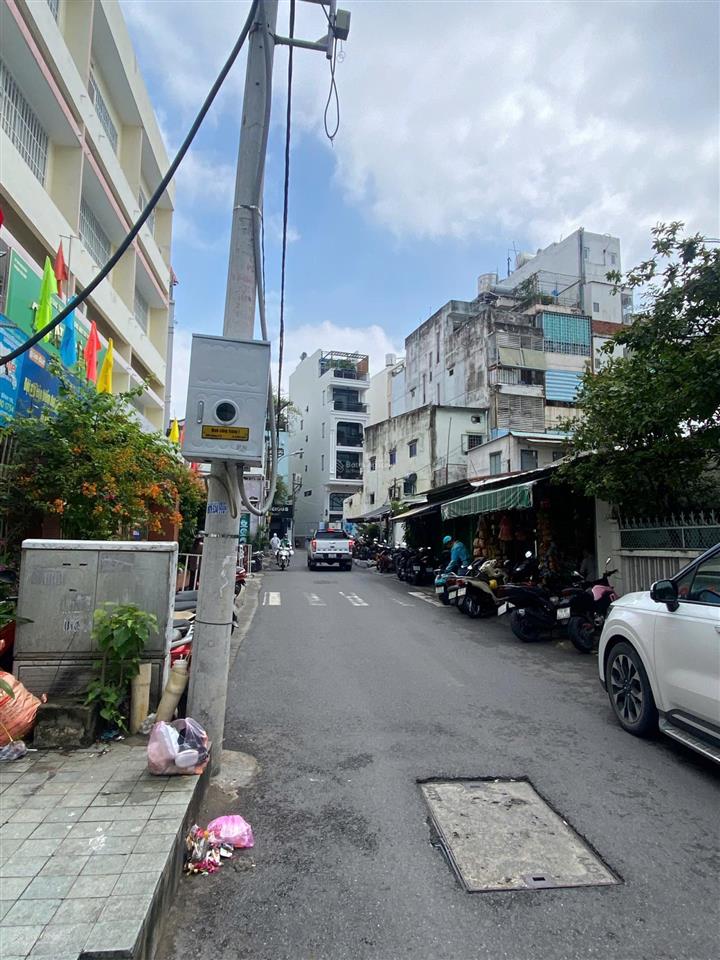 Bán nhà siêu hiếm mt đinh công tráng. quận 1  dt 10,5x20m  cn 177m², 3 tầng  giá 75 tỷ