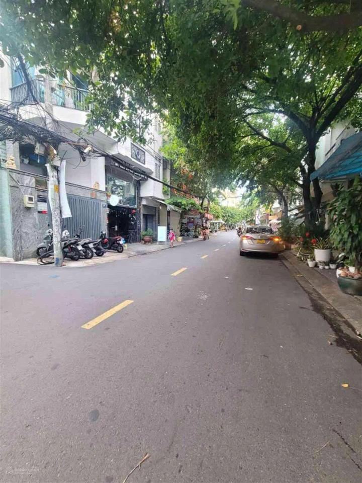 Bán nhà khuôn đất lớn. nhất chi mai, tân bình  dt 8x26m, cn 205m2  4 tầng, 700m2 sàn  giá 29 tỷ