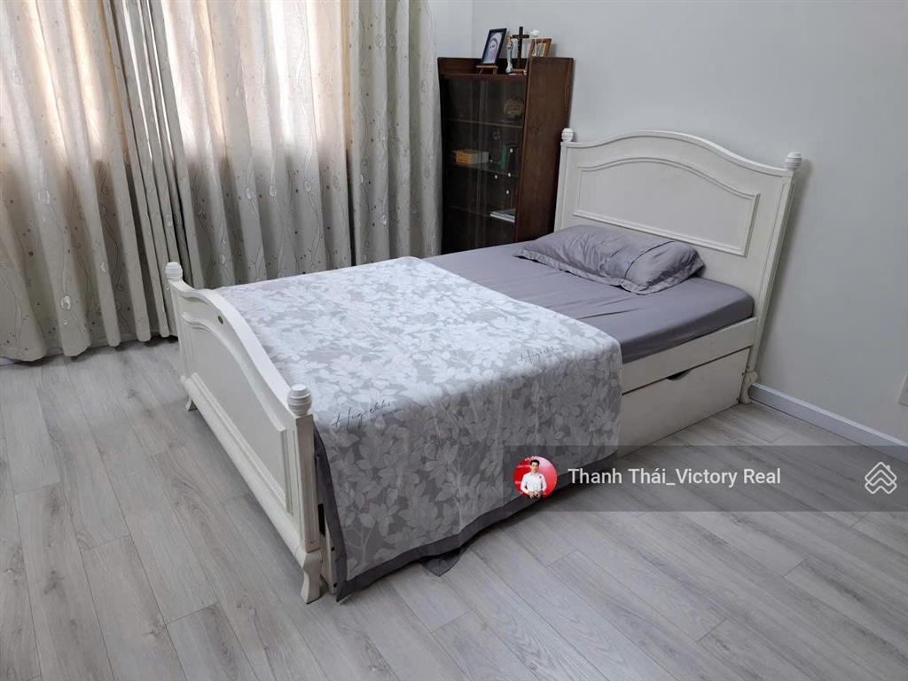 Bán nhà ngay vòng xoay nguyễn trọng tuyển  bùi thị xuân  dt 4 x 20m cn 80m2 2 lầu