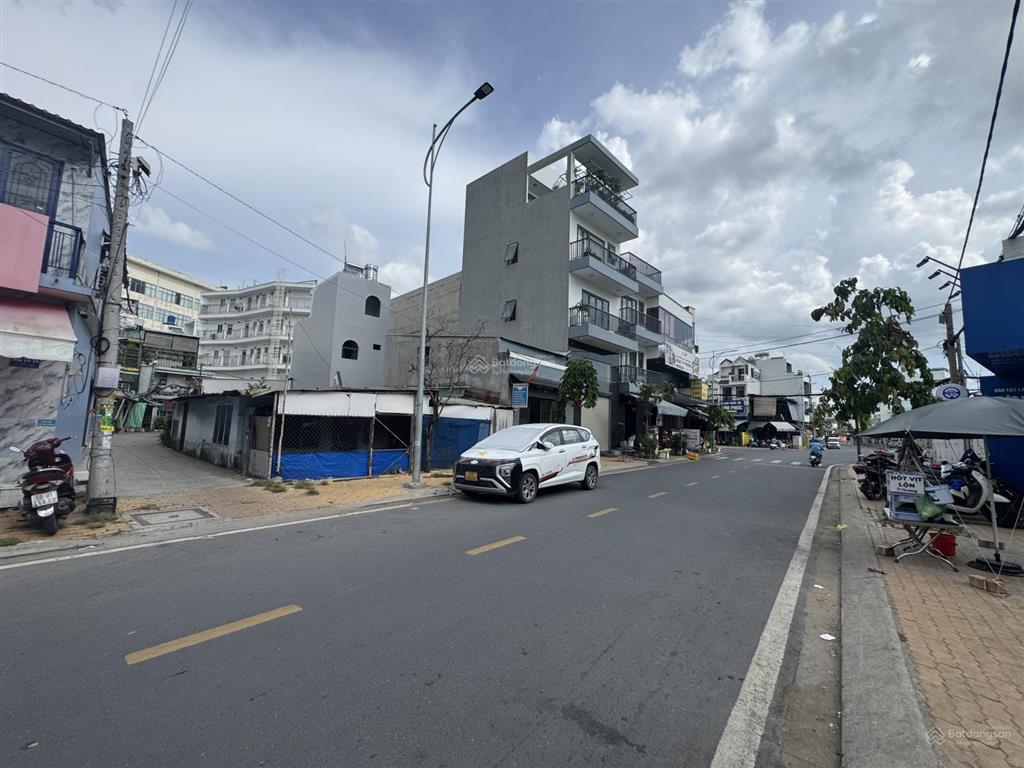 Ngay aeon mall tên lửa, lô góc ngang lớn hơn 100m  hơn 60tr/m2