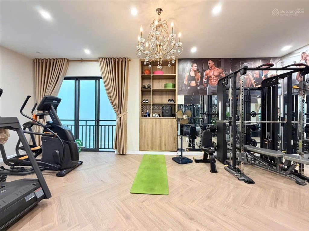 Biệt thự đẳng cấp 8 x 20m 1 trệt 3 lầu nguyễn chí thanh tp.hcm