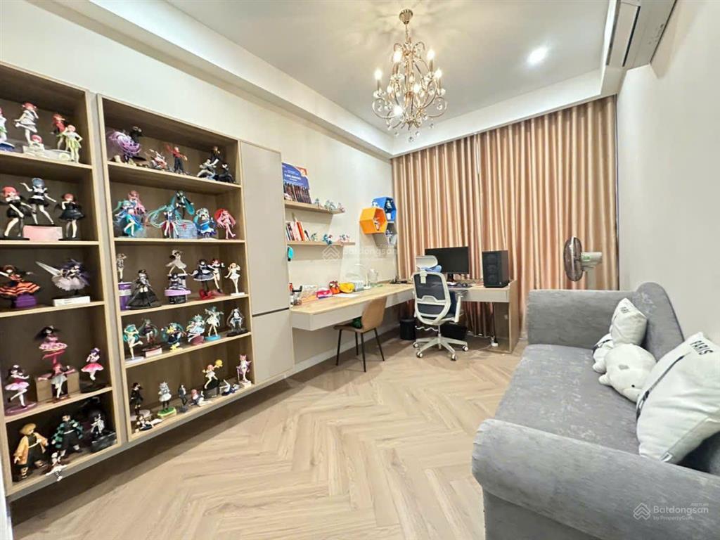 Biệt thự đẳng cấp 8 x 20m 1 trệt 3 lầu nguyễn chí thanh tp.hcm