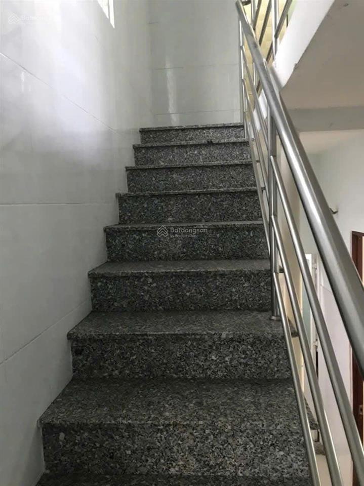 Top nhà xinh rẻ 6 x 4.6m 1 trệt 2 lầu cống quỳnh q1 tp.hcm