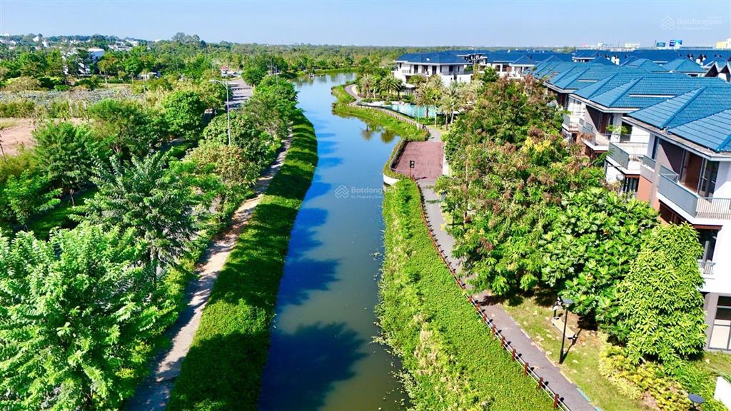Bán biệt thự tại khu đô thị id junction, 7,6 tỷ, 105m2, giá ưu đãi hot!