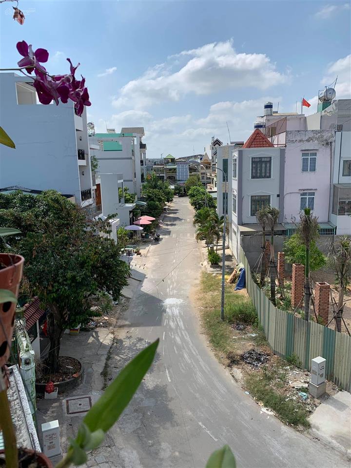 Nhà cho thuê nguyên căn 1 trệt, 2 lầu, sân thượng, đẹp, phù hợp mở văn phòng công ty kết hợp ở
