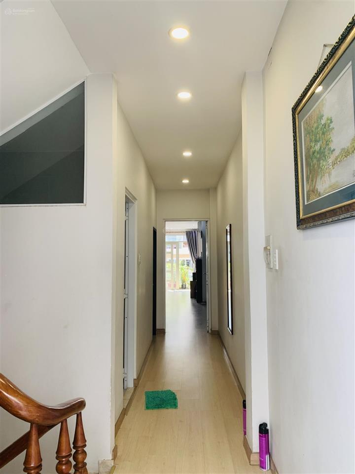 Nhà cho thuê nguyên căn 1 trệt, 2 lầu, sân thượng, đẹp, phù hợp mở văn phòng công ty kết hợp ở