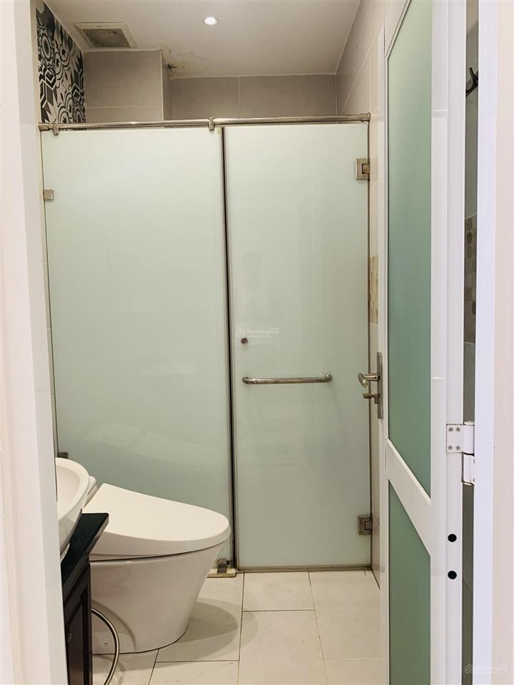 Nhà cho thuê nguyên căn 1 trệt, 2 lầu, sân thượng, đẹp, phù hợp mở văn phòng công ty kết hợp ở
