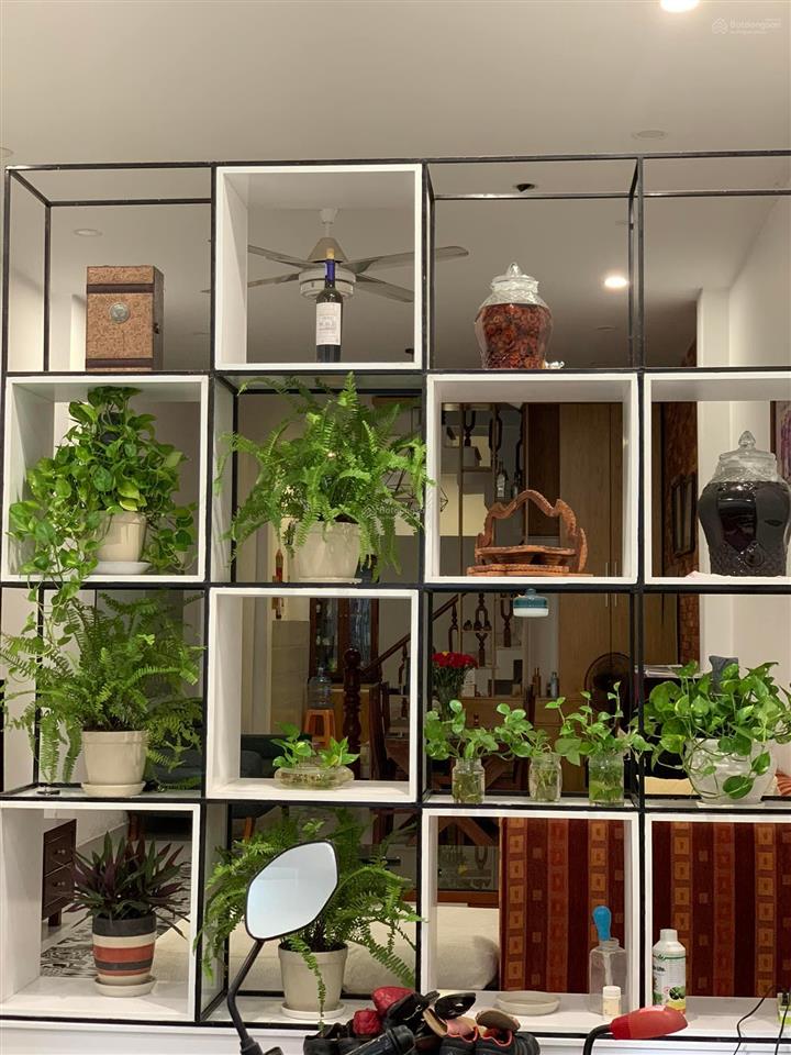 Nhà cho thuê nguyên căn 1 trệt, 2 lầu, sân thượng, đẹp, phù hợp mở văn phòng công ty kết hợp ở
