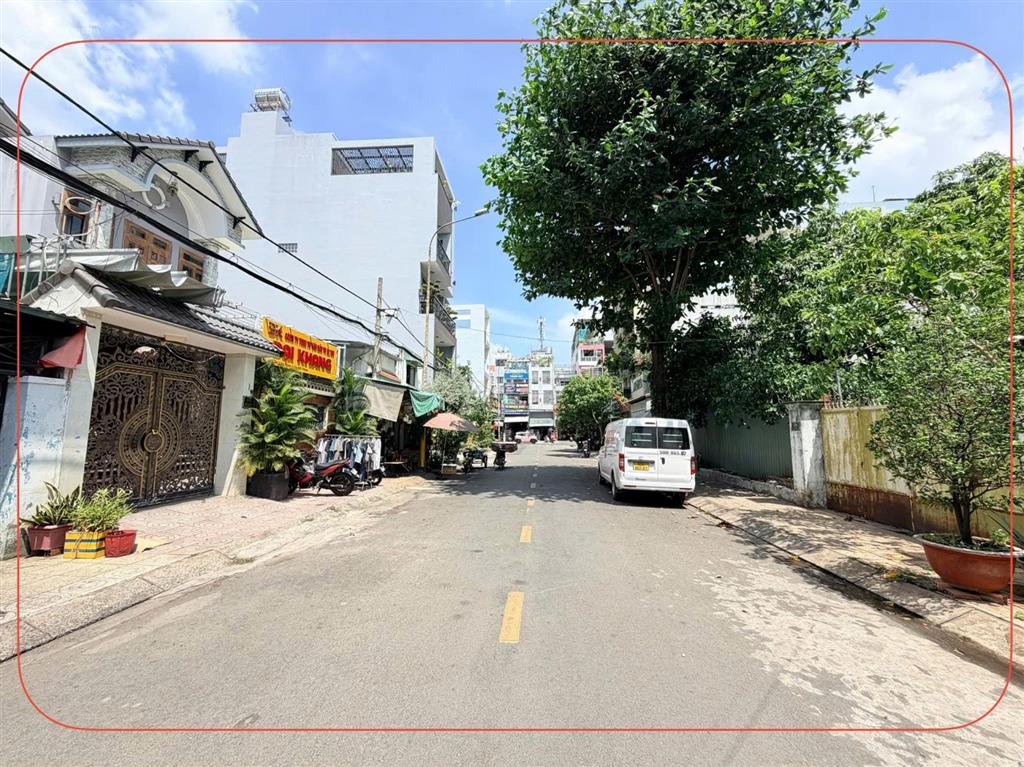 Mặt tiền nhà c4 16x20m(320m²) vị trí đẹp ngay khu hiền vươngnguyễn sơn. đường rộng 16m. chỉ 36 tỷ
