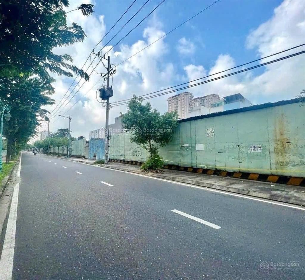 Cực hiếm 70tr/m2 lô góc 2 mặt tiền đường 80x40m(3200m2) gần ngay công viên nước đầm sen hòa bình