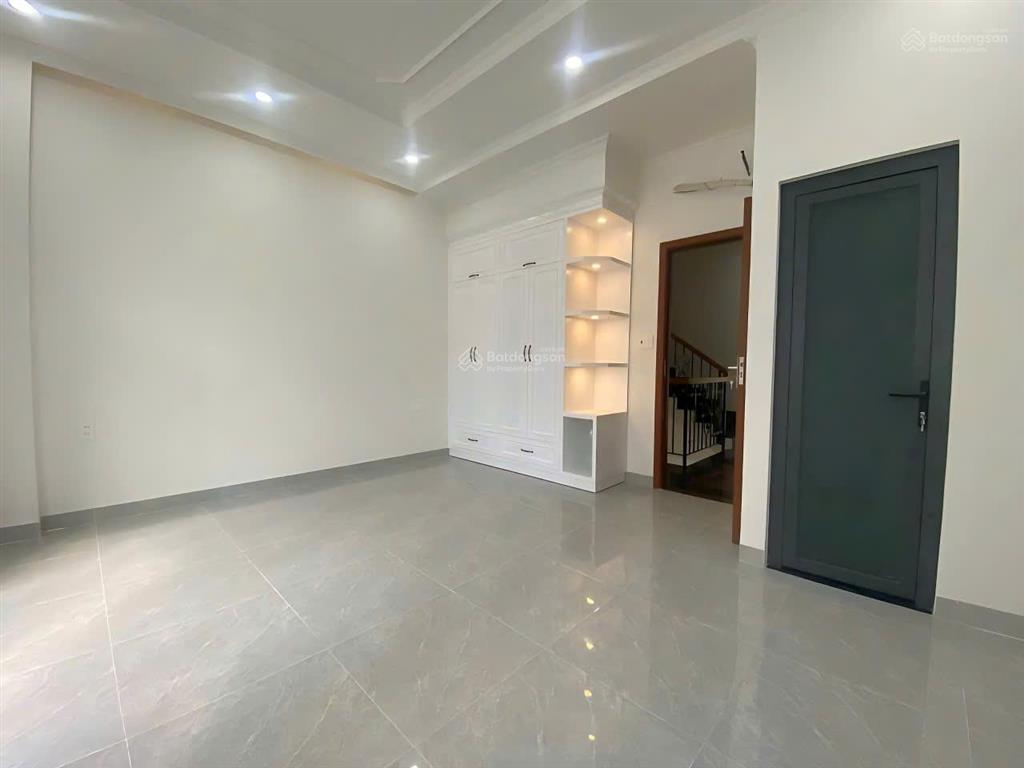 Cần cho thuê nhà mt 40b trần quang diệu, phường 14, quận 3 gần khúc lê văn sỹ