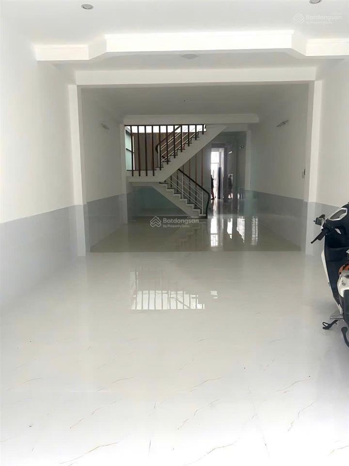 Cần cho thuê nhà mt 40b trần quang diệu, phường 14, quận 3 gần khúc lê văn sỹ