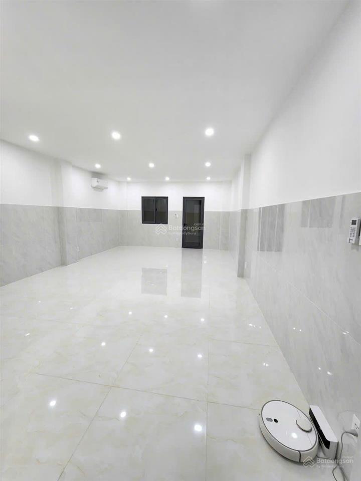 Cho thuê nhà mt 230a hai bà trưng, p. võ thị sáu, quận 3 nằm giữa khúc nguyễn văn mai