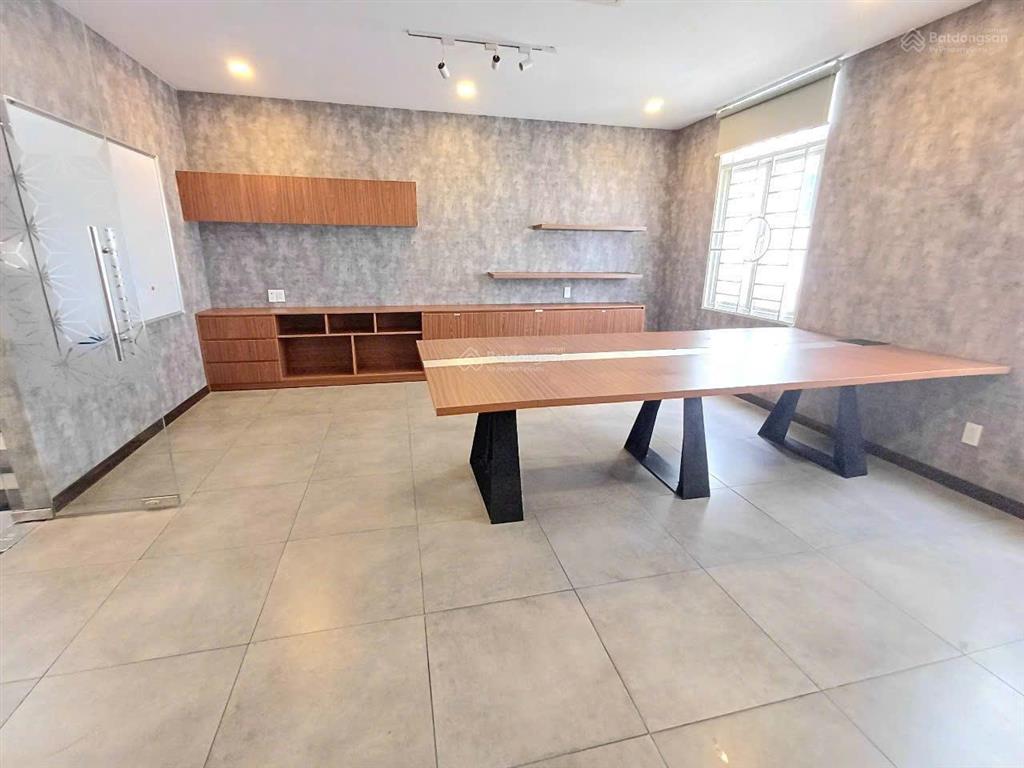Cho thuê nhà mt 110a đinh tiên hoàng, phường đa kao, quận 1 ngay góc cầu bông