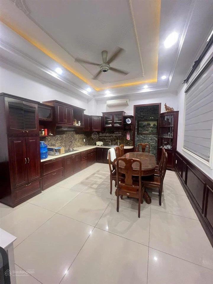 Cần cho thuê nhà góc 2mt cao thắng phường 12 quận 10 ngay khúc hoàng dư khương