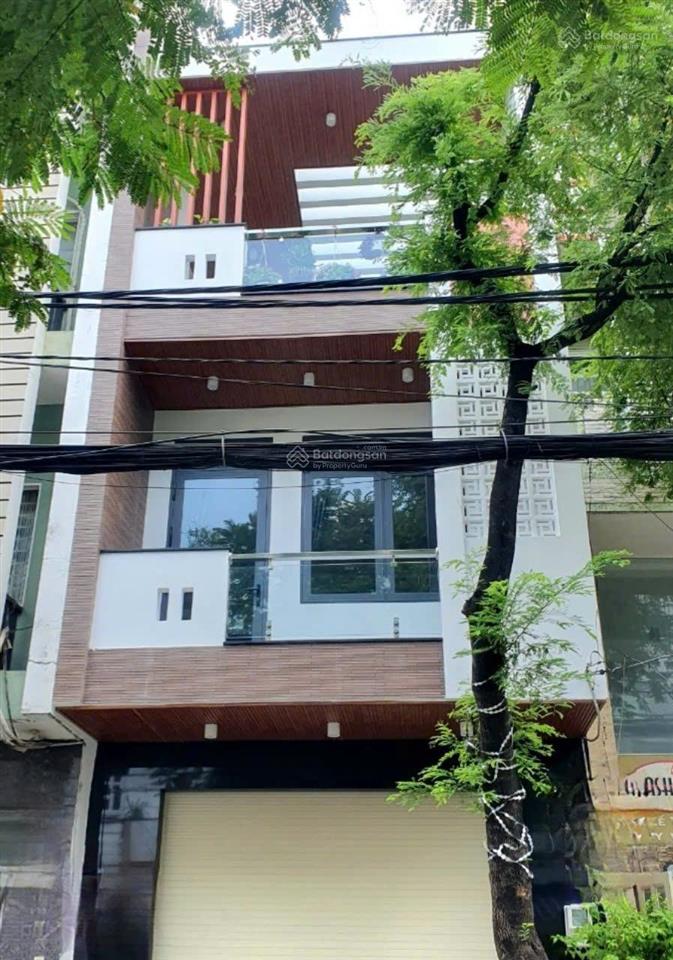 Cần cho thuê nhà mặt tiền đường cách mạng tháng 8 p. 15 quận 10 gần chợ, công viên lê thị riêng