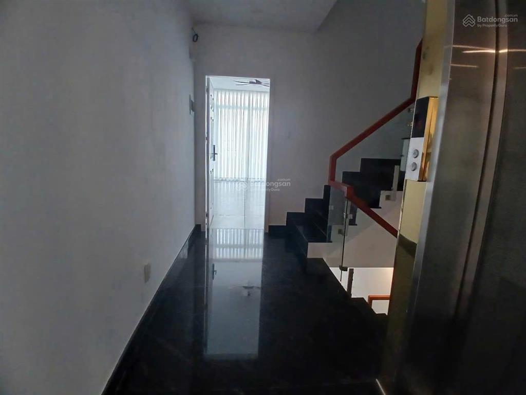 Cần cho thuê nhà mt 29a trần nhật duật p. tân định quận 1. diện tích 5x20m