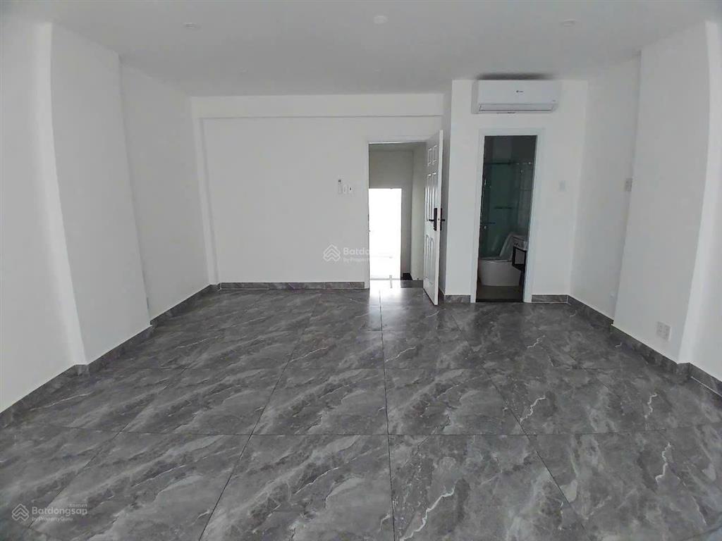 Cần cho thuê nhà mt 29a trần nhật duật p. tân định quận 1. diện tích 5x20m