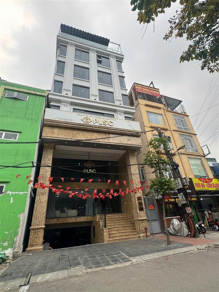 Cc cho thuê tòa nhà tại 92 nguyễn khánh toàn. ô tô đỗ cửa. nhận diện dễ dàng, 3 mặt thoáng