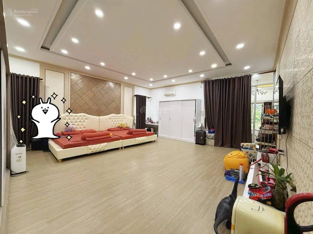 Biệt thự 344m2 trục chính hẻm 182 trần hưng đạo lộ 6m cách mặt tiền 50m hướng đông nam  18,5 tỷ