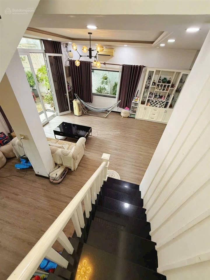 Biệt thự 344m2 trục chính hẻm 182 trần hưng đạo lộ 6m cách mặt tiền 50m hướng đông nam  18,5 tỷ