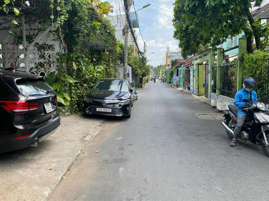 Biệt thự 344m2 trục chính hẻm 182 trần hưng đạo lộ 6m cách mặt tiền 50m hướng đông nam  18,5 tỷ