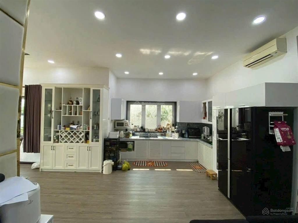 Biệt thự 344m2 trục chính hẻm 182 trần hưng đạo lộ 6m cách mặt tiền 50m hướng đông nam  18,5 tỷ