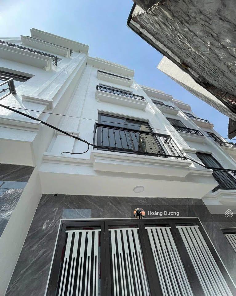 Nhà 4 tầng ngay sát đại lộ thăng long. cách tt hà nội khoảng 20p. chỉ gần 4 tỷ ở ngay đón tết.