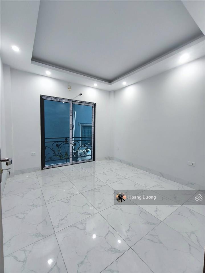 Nhà 4 tầng ngay sát đại lộ thăng long. cách tt hà nội khoảng 20p. chỉ gần 4 tỷ ở ngay đón tết.