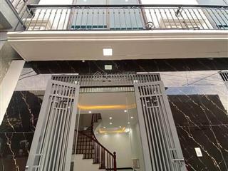 Hơn 4 tỷ ngay gần hồ điều hòa la tinh, đh phenika, kđt đô nghĩa. nhà 40m2  3pn. 20p tt hà đông