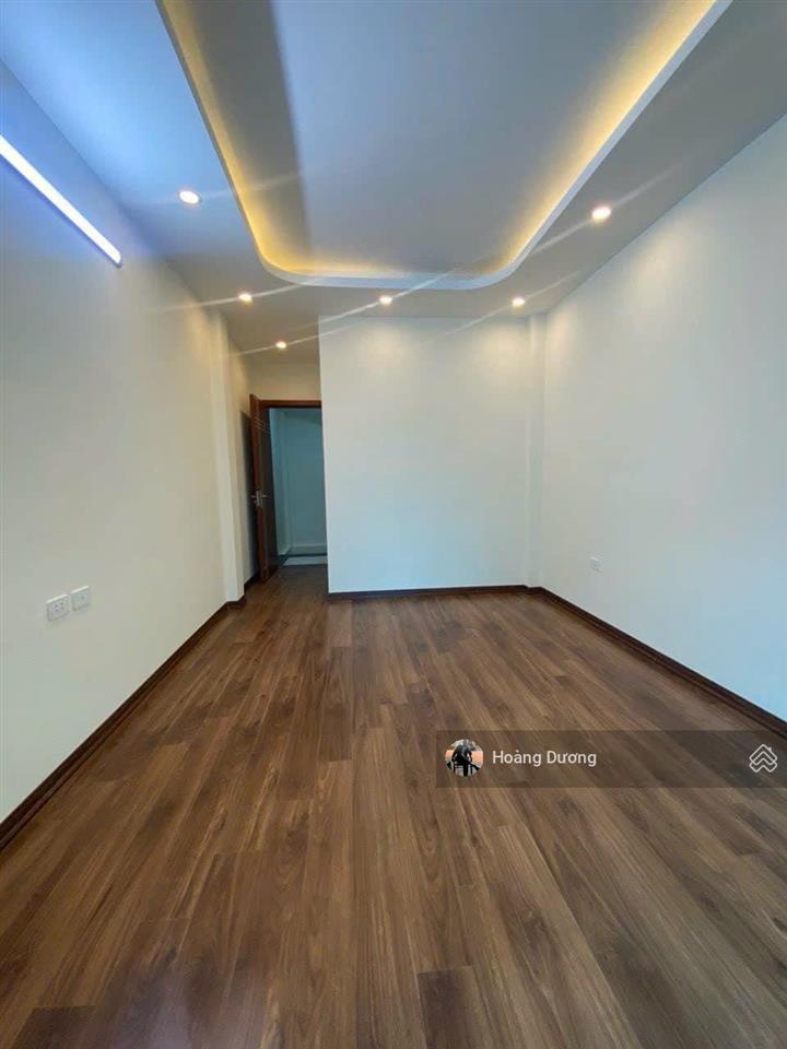 Nhà 5 tầng, nhỉnh 4 tỷngay đường đôi chúc sơn  tt hành chính chương mỹ. oto gần. full nội thất