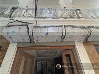 Nhà gần hồ điều hòa  ngõ thông oto. full nội thất. cách đh phenika 10p. chỉ nhỉnh 4 tỷ  bank 70%