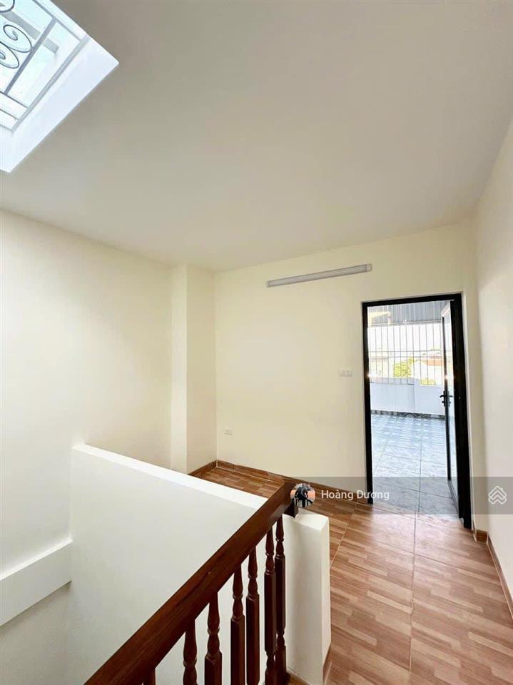 Nhà gần hồ điều hòa  ngõ thông oto. full nội thất. cách đh phenika 10p. chỉ nhỉnh 4 tỷ  bank 70%