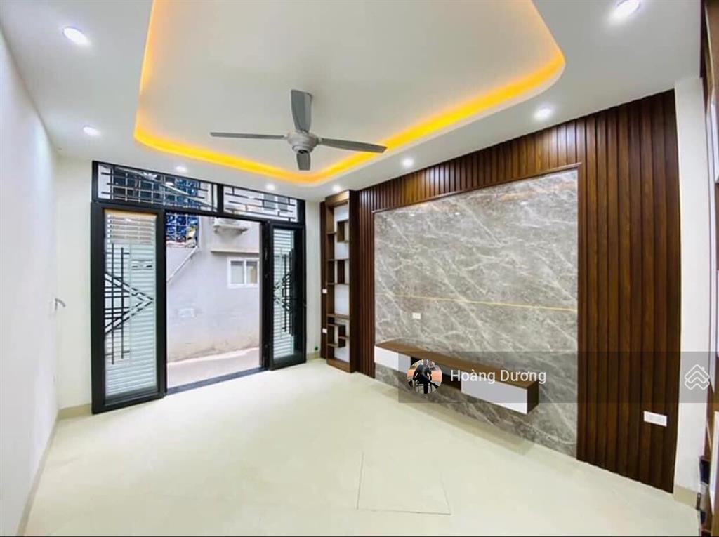 Nhà gần hồ điều hòa  ngõ thông oto. full nội thất. cách đh phenika 10p. chỉ nhỉnh 4 tỷ  bank 70%