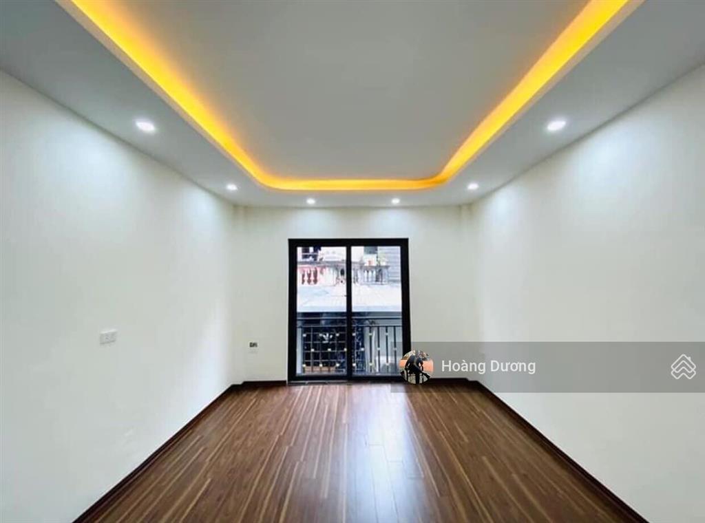 Nhà gần hồ điều hòa  ngõ thông oto. full nội thất. cách đh phenika 10p. chỉ nhỉnh 4 tỷ  bank 70%