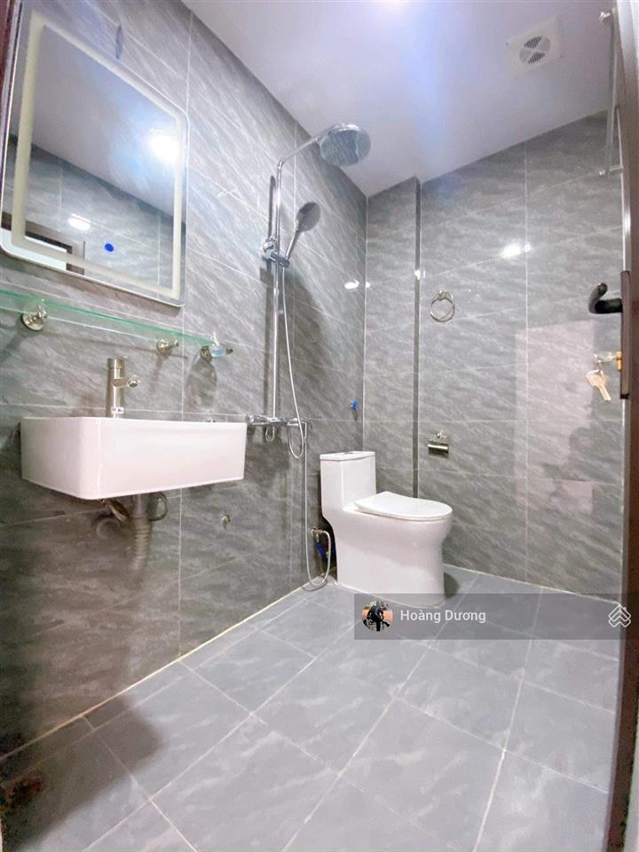 Tài chính 3 tỷ cách tt hà đông 20p. oto vào cửa. nhà 3 tầng  3pn. thoáng trước, sau. gần ql21b