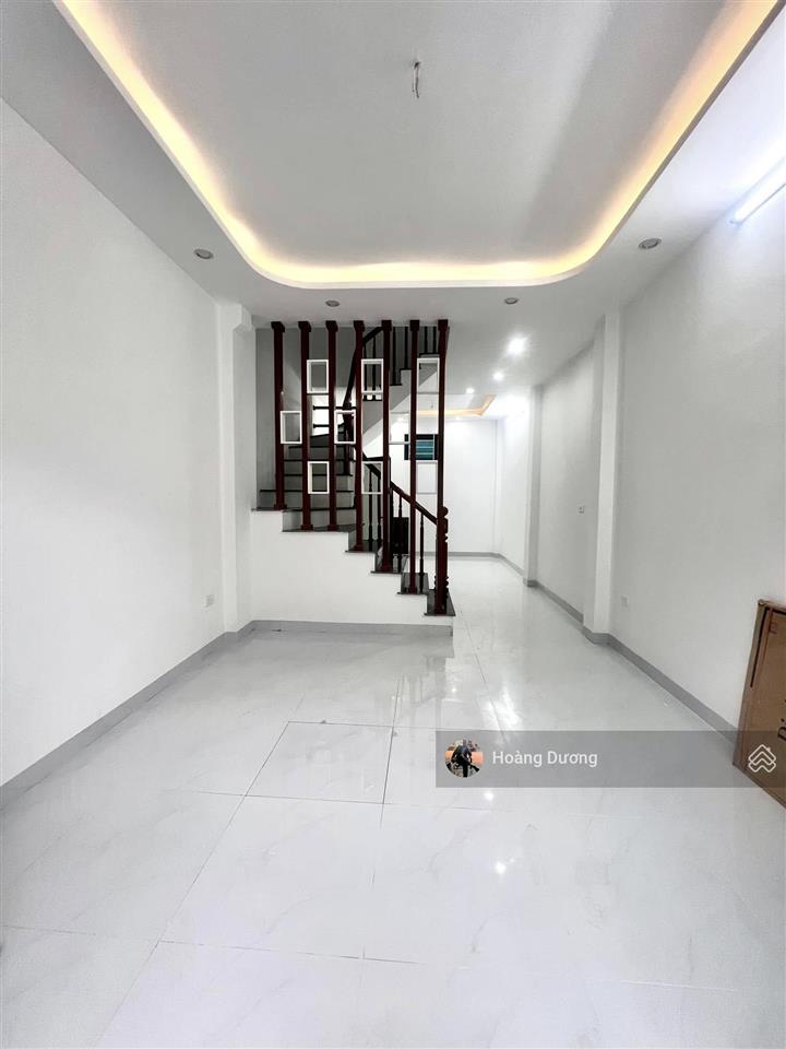 Chỉ 3,8 tỷ  nhà 4 tầng  38m². ngõ thông. ngay gần trục liên xã. 10p kđt đô nghĩa. oto gần