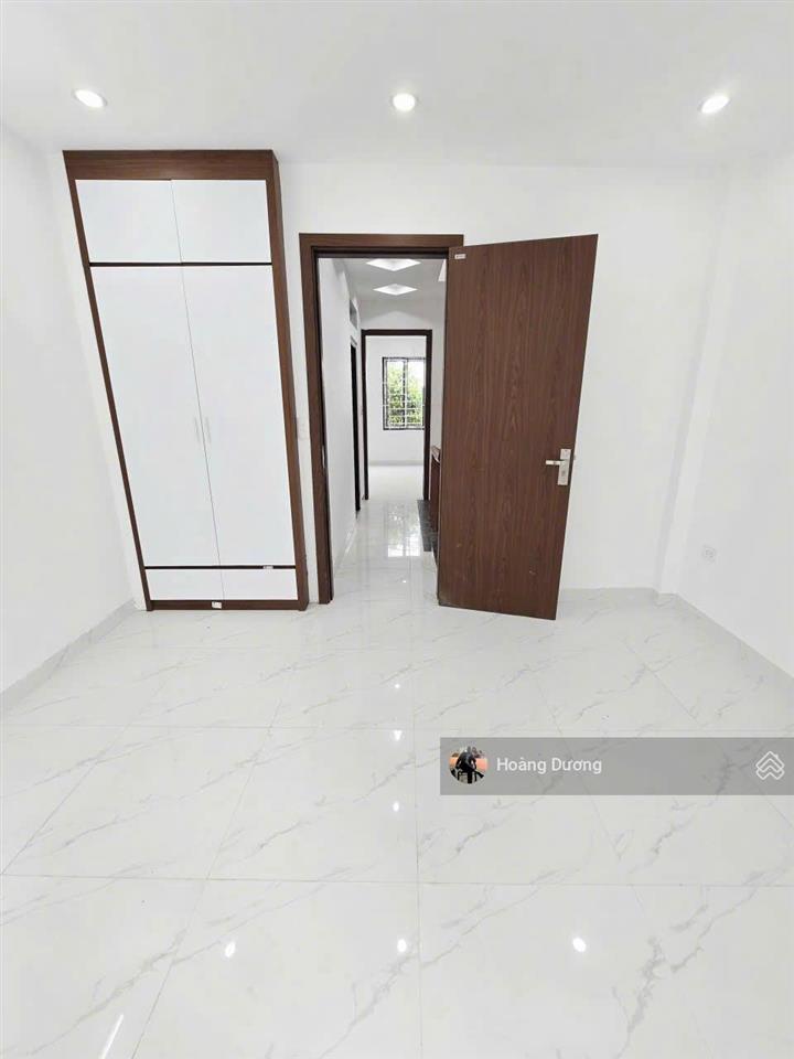 Chỉ nhỉnh 3 tỷ  nhà 40m²  2 thoáng. oto gần. đi bộ 5p ra đh tdtt. 15p bx yên nghĩa. tt hà đông