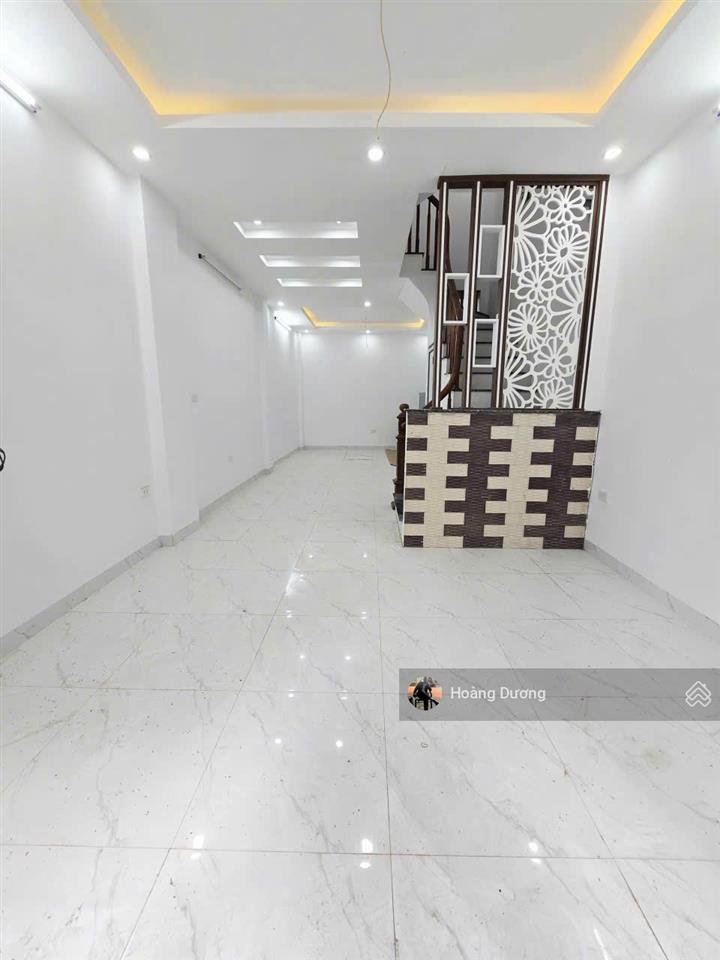 Chỉ nhỉnh 3 tỷ  nhà 40m²  2 thoáng. oto gần. đi bộ 5p ra đh tdtt. 15p bx yên nghĩa. tt hà đông