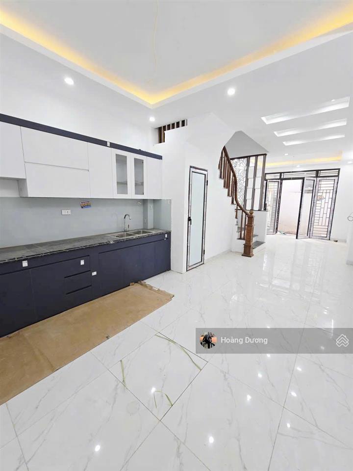 Chỉ nhỉnh 3 tỷ  nhà 40m²  2 thoáng. oto gần. đi bộ 5p ra đh tdtt. 15p bx yên nghĩa. tt hà đông