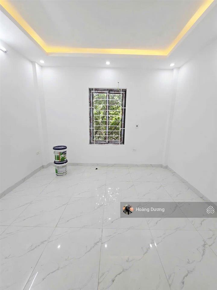 Chỉ nhỉnh 3 tỷ  nhà 40m²  2 thoáng. oto gần. đi bộ 5p ra đh tdtt. 15p bx yên nghĩa. tt hà đông